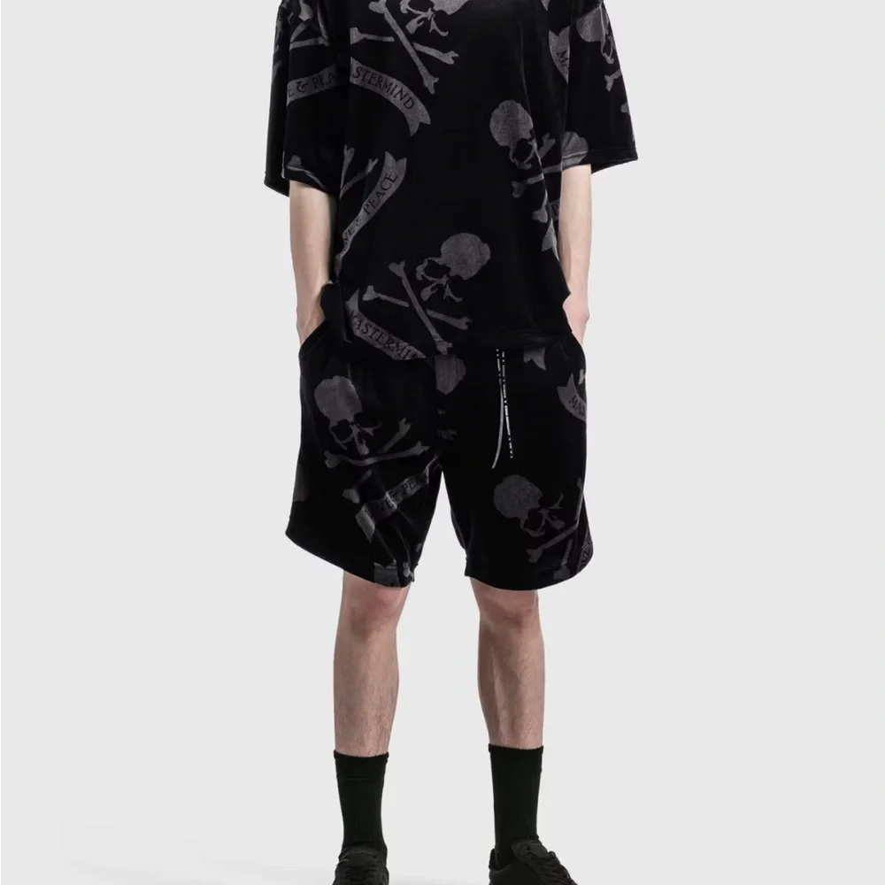 Mastermind Japan Love & Peace Velour Set (L Top / M Shorts) – Rare – See Flaw - Picture 8 of 9